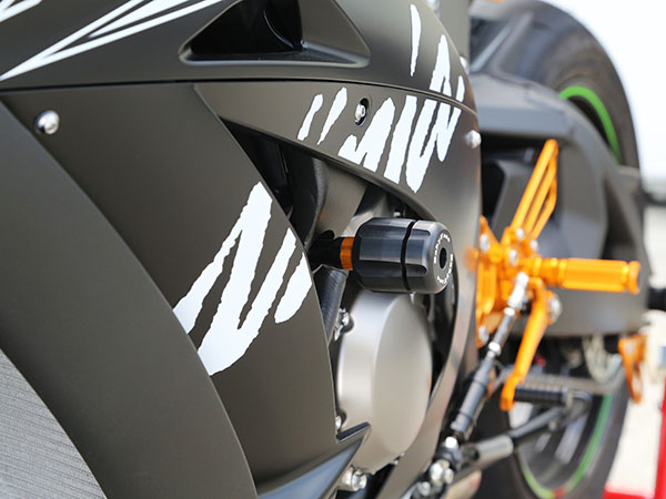 ZX10R ('16-) FRAME SLIDER  AXL Protector