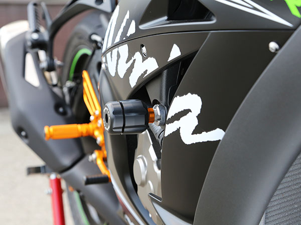 ZX10R ('16-) FRAME SLIDER  AXL Protector