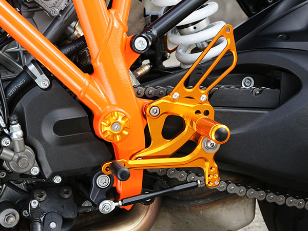 正規品）バイカーズ 200デューク リアアクスルスライダー カラー：KTMオレンジ BIKERS バイク 通販