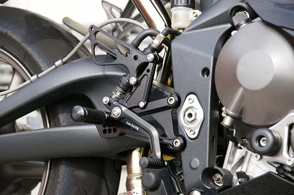 TRIUMPH 675 BACK STEP KIT